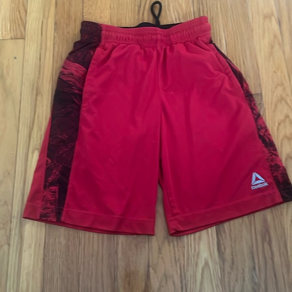 Reebok boys red shorts - Picture 1 of 3